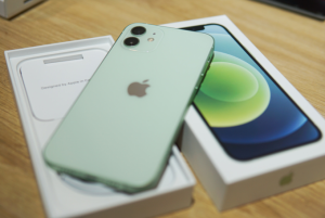 Apple sắp cập nhật iPhone 12 để giảm bức xạ
